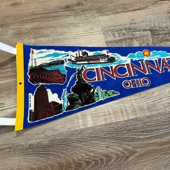 80s Cincinnati Ohio Made in USA pendant collectible wall decor awesome condition - Picture 3 of 9